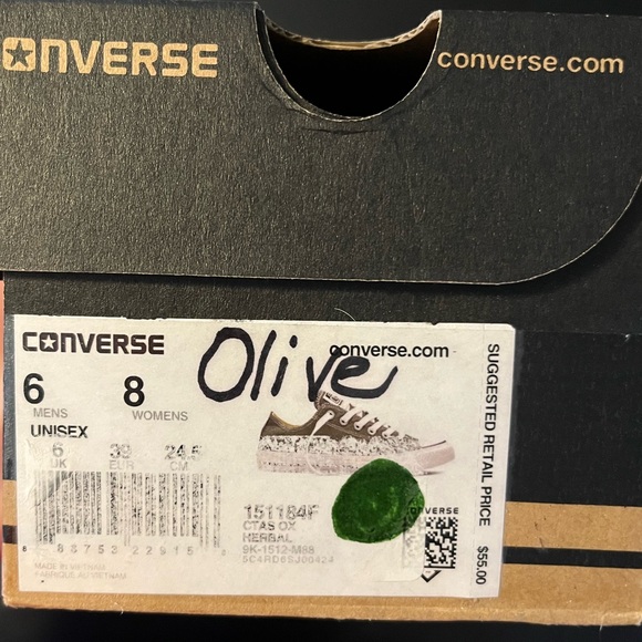 NWT and Box Converse Chuck Taylor All Star Low Top Shoes - Picture 6 of 7